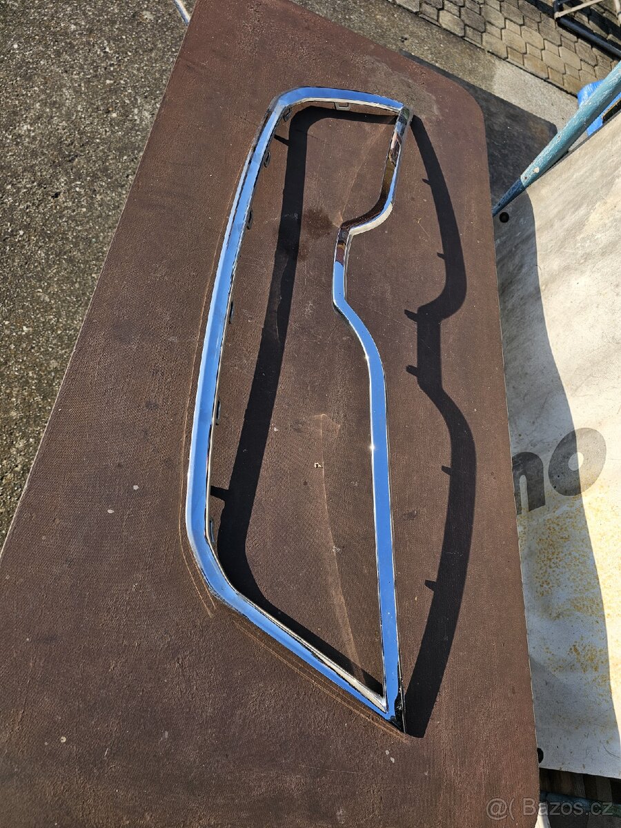 Prodám rámeček chladiče pro Škoda Rapid - 2