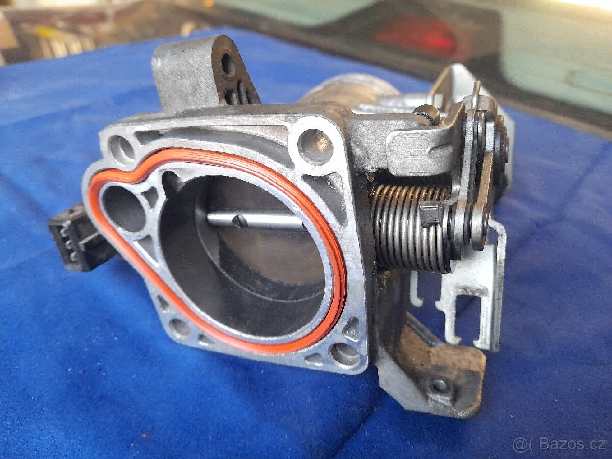 Škrtící klapka BMW e36 / e34 / z3 (M43) - 2