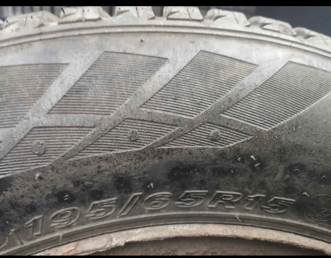 Rezerva s zimní pneu 195/65/15 od Audi - 2