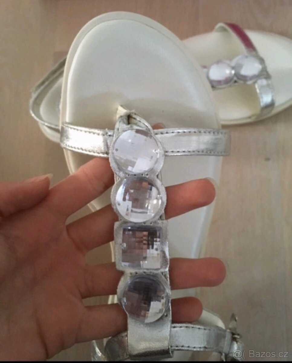 Bílé , stříbrné sandály s kamínky Miss Sixty, vel.36 - 2