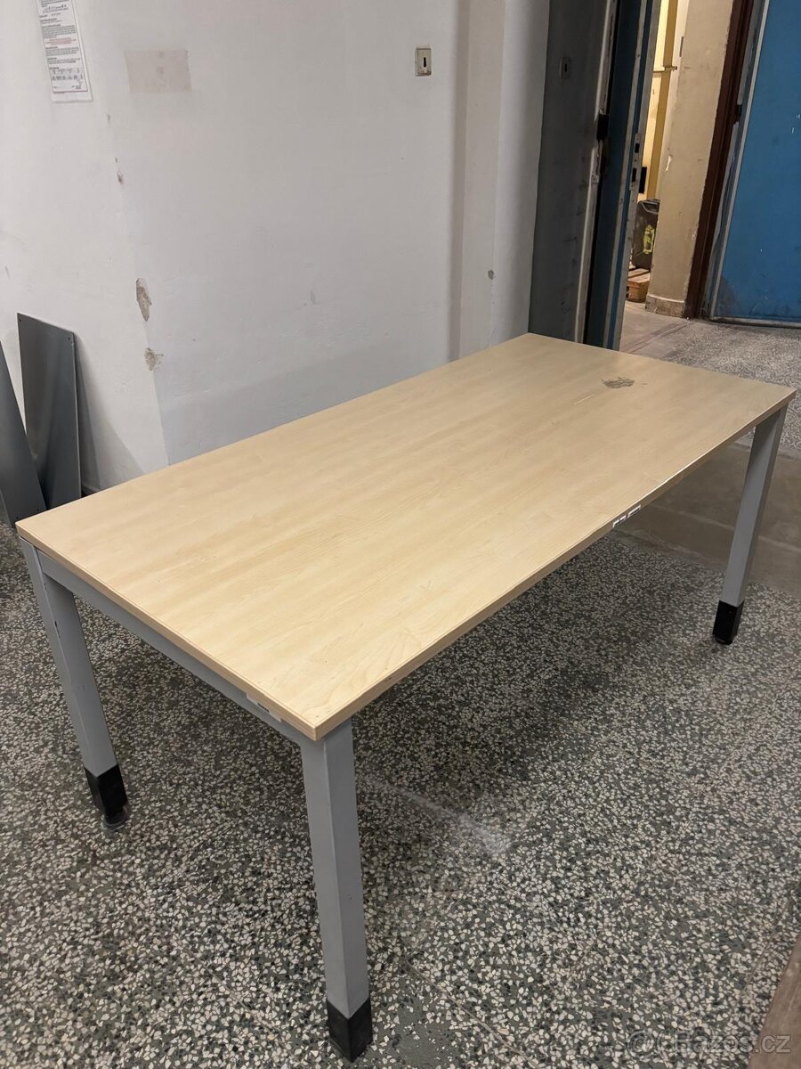 PRODÁM 2x PSACÍ STŮL - 2