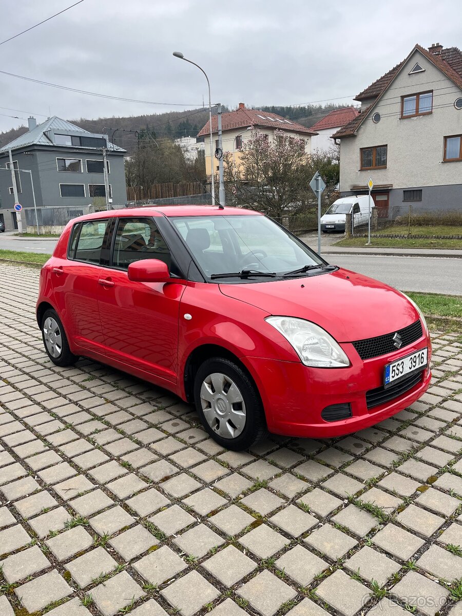 Suzuki Swift 1.3 16v benzín - 2