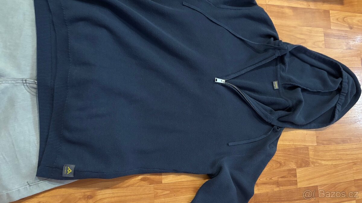 Rifle Sinsay +mikina - 2