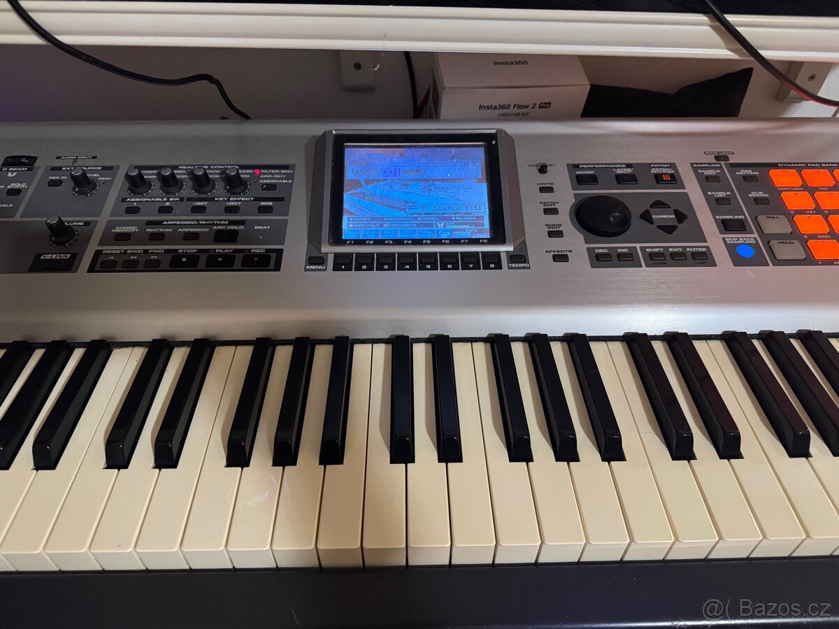 Roland Fantom X8 - 2