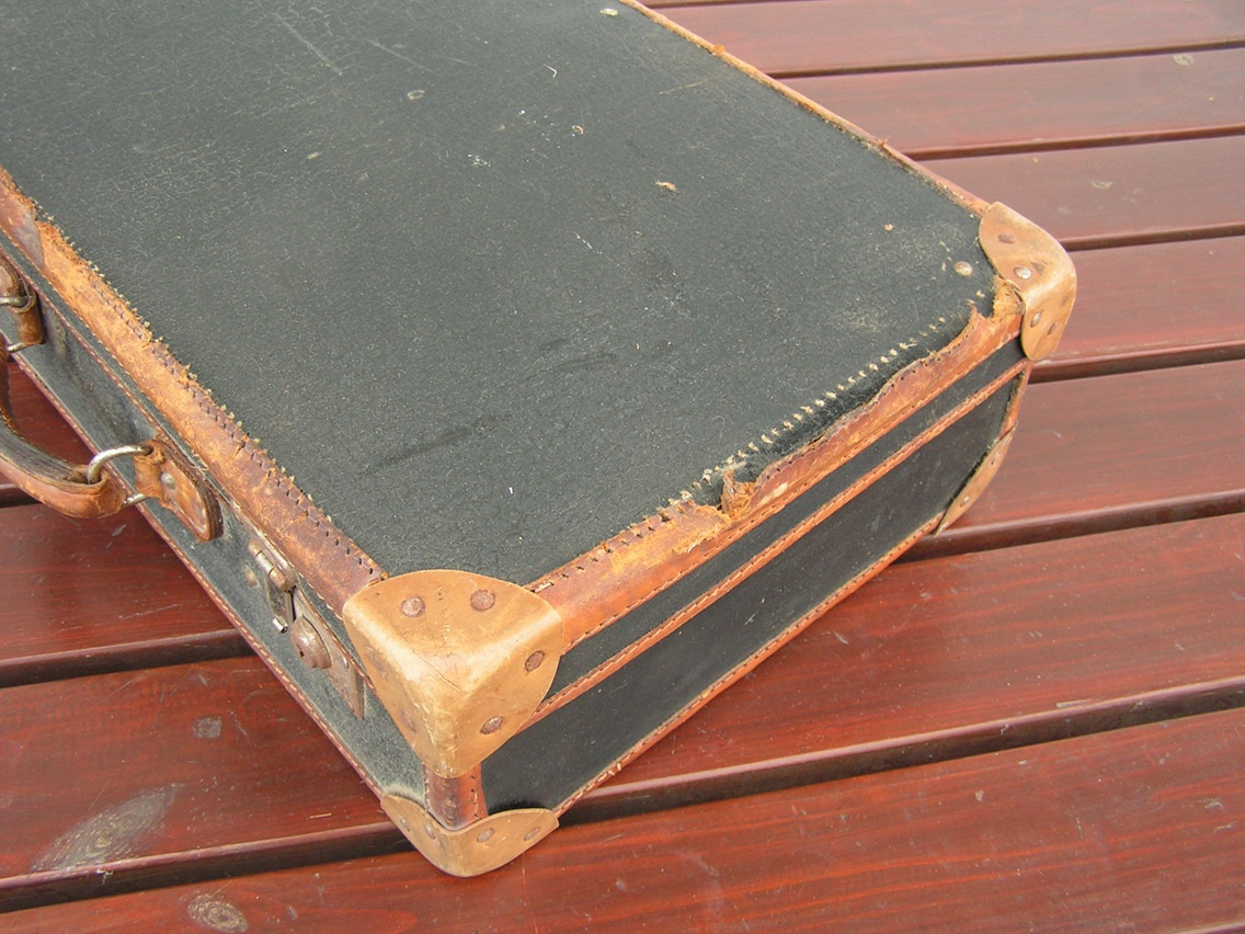 Starý dobový kufr - 2