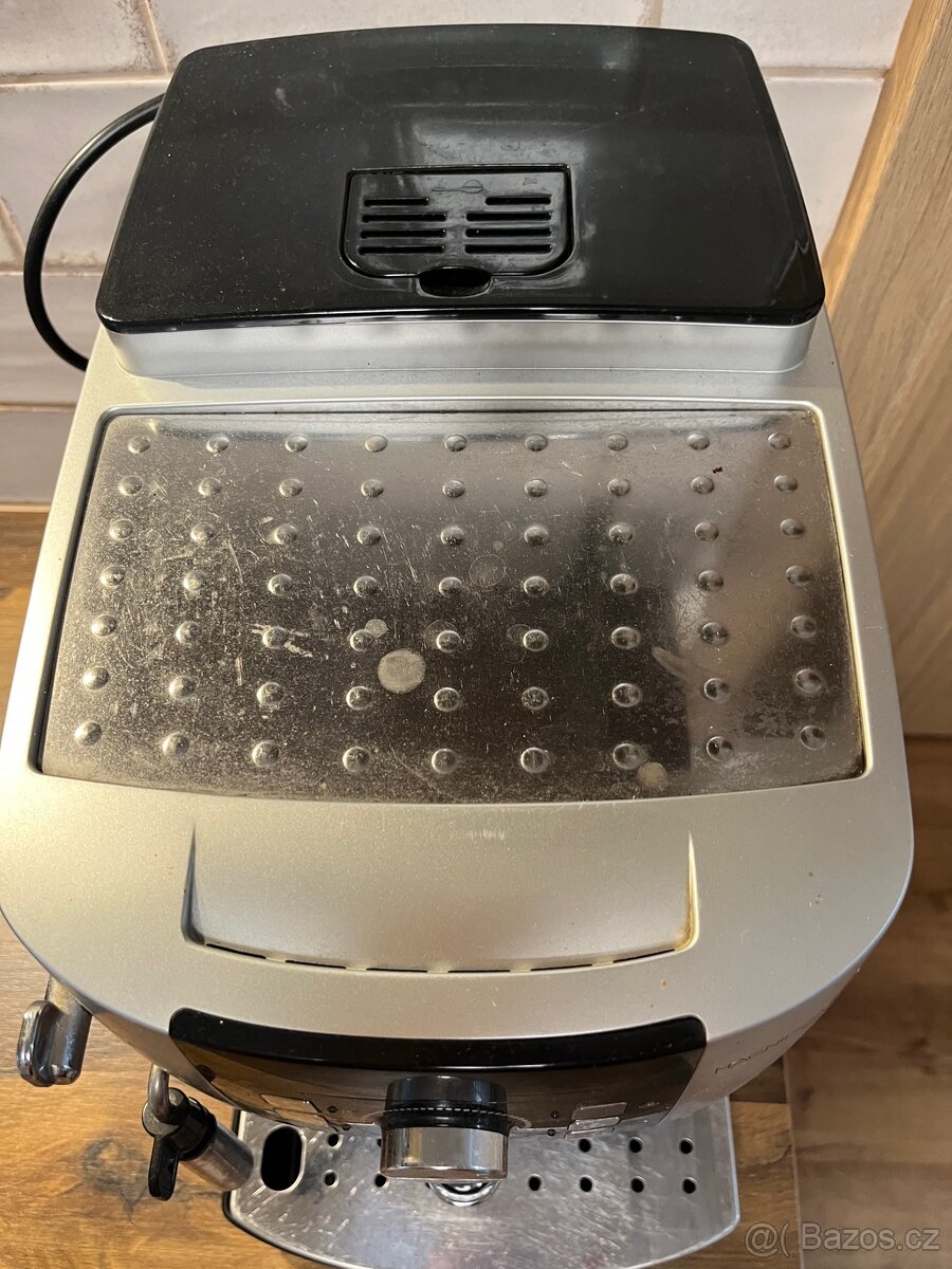 Kávovar DeLonghi Manifica - 2