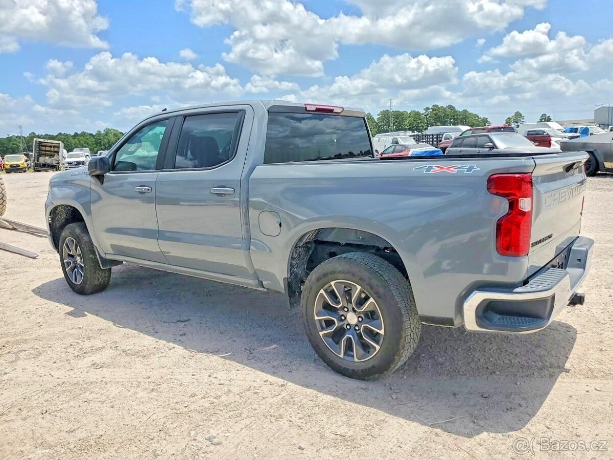 Chevrolet Silverado - 2