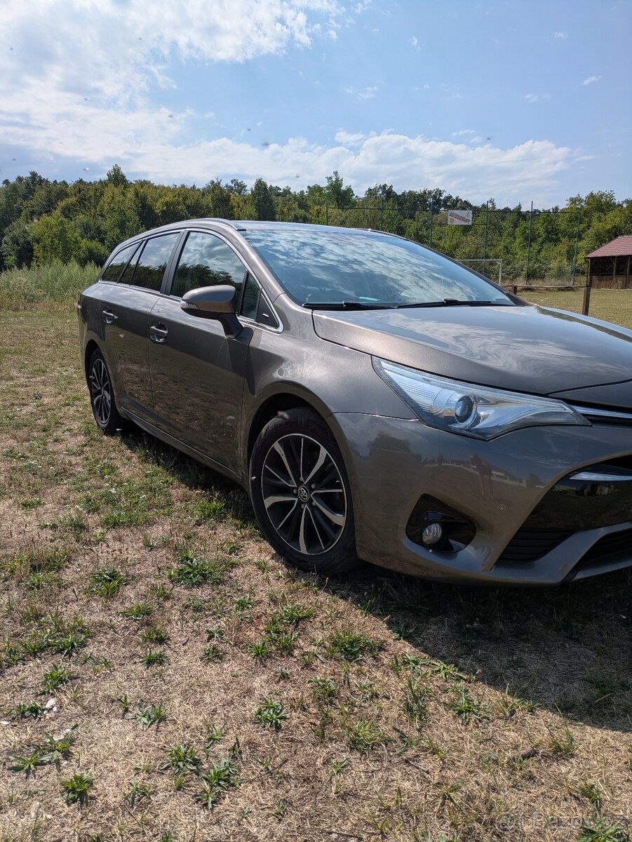 toyota avensis kombi t27 - 2
