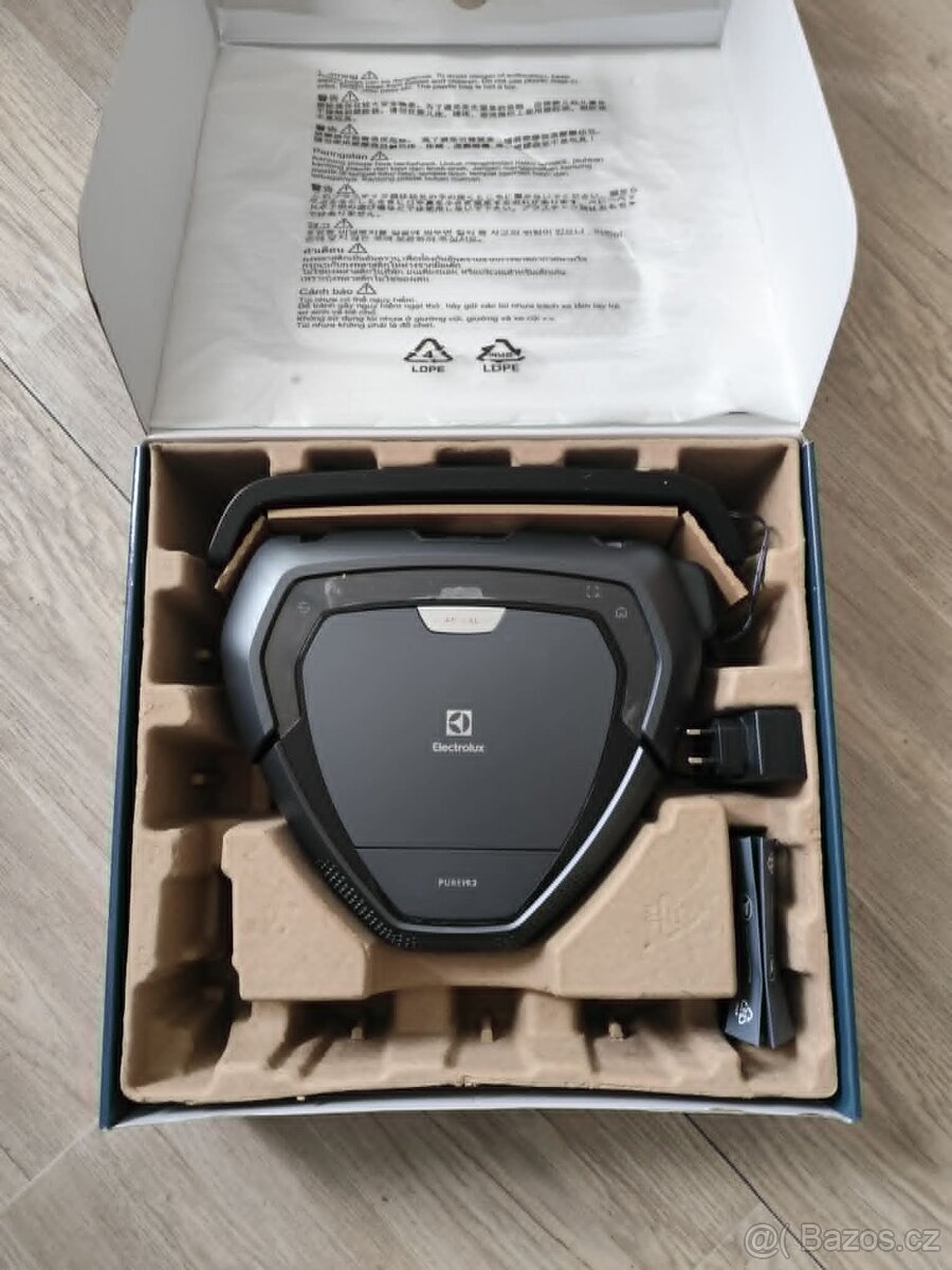 Robotický vysavač Electrolux Pure i9.2 Vision 3D tmavě šedý - 2