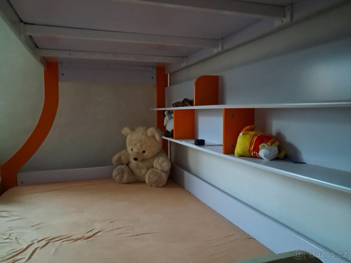 Dvoupatrová postel pro 3 děti - 2