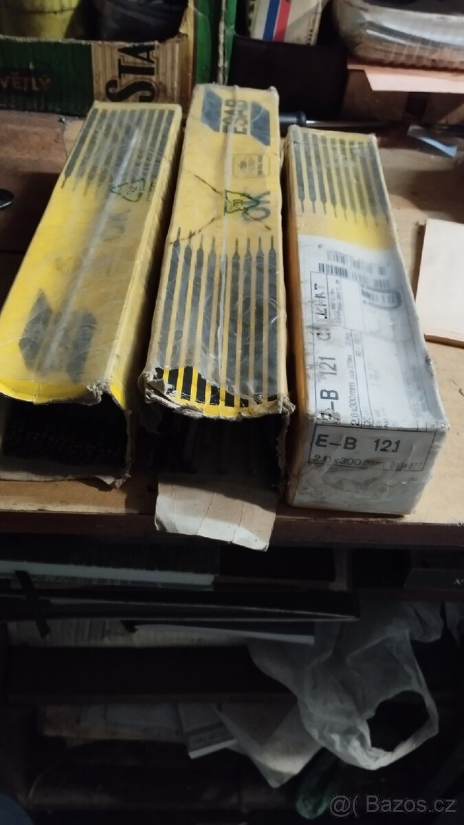 prodam elektrody E B 121 ,,2x300 3,4kg cca 279ks - 2