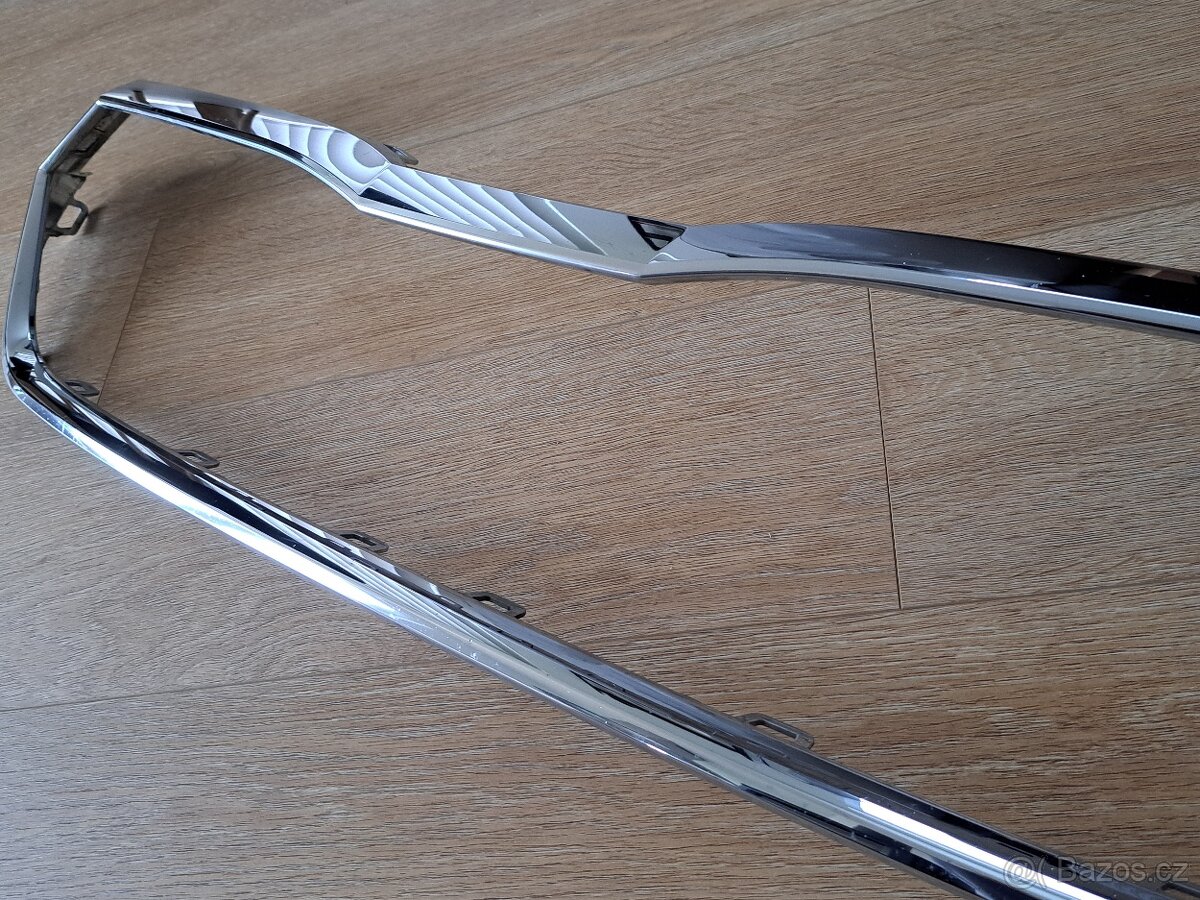 Rámeček přední masky Škoda octavia IV - 2