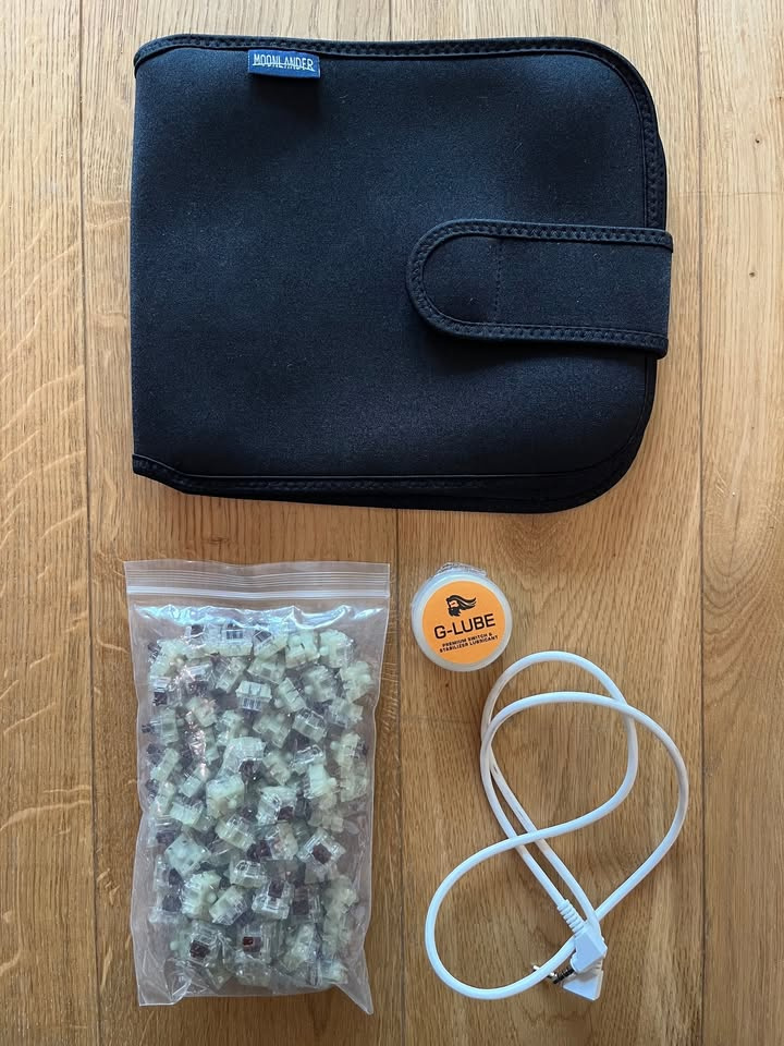 Klávesnice ZSA Moonlander Mk I s příslušenstvím - 2