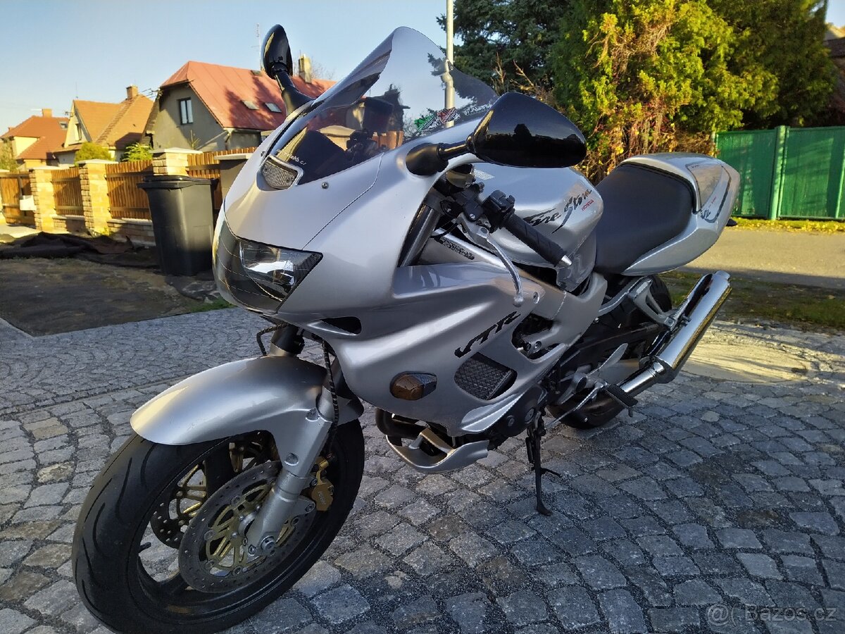 Honda vtr 1000f - 2