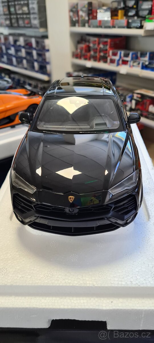 Modely autoart 1:18 - 2