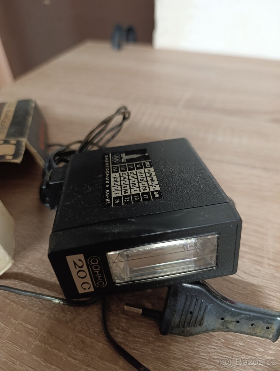 Retro blesk - 2