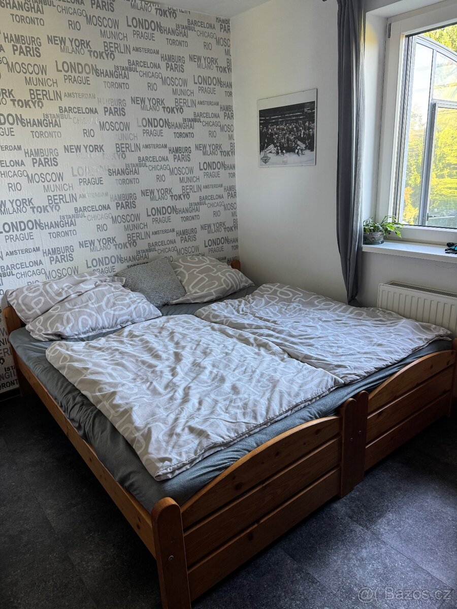 Dřevěná postel z masivu - 2