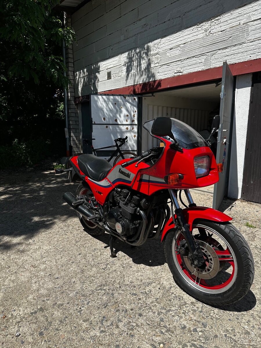 Kawasaki GPZ 750 - 2