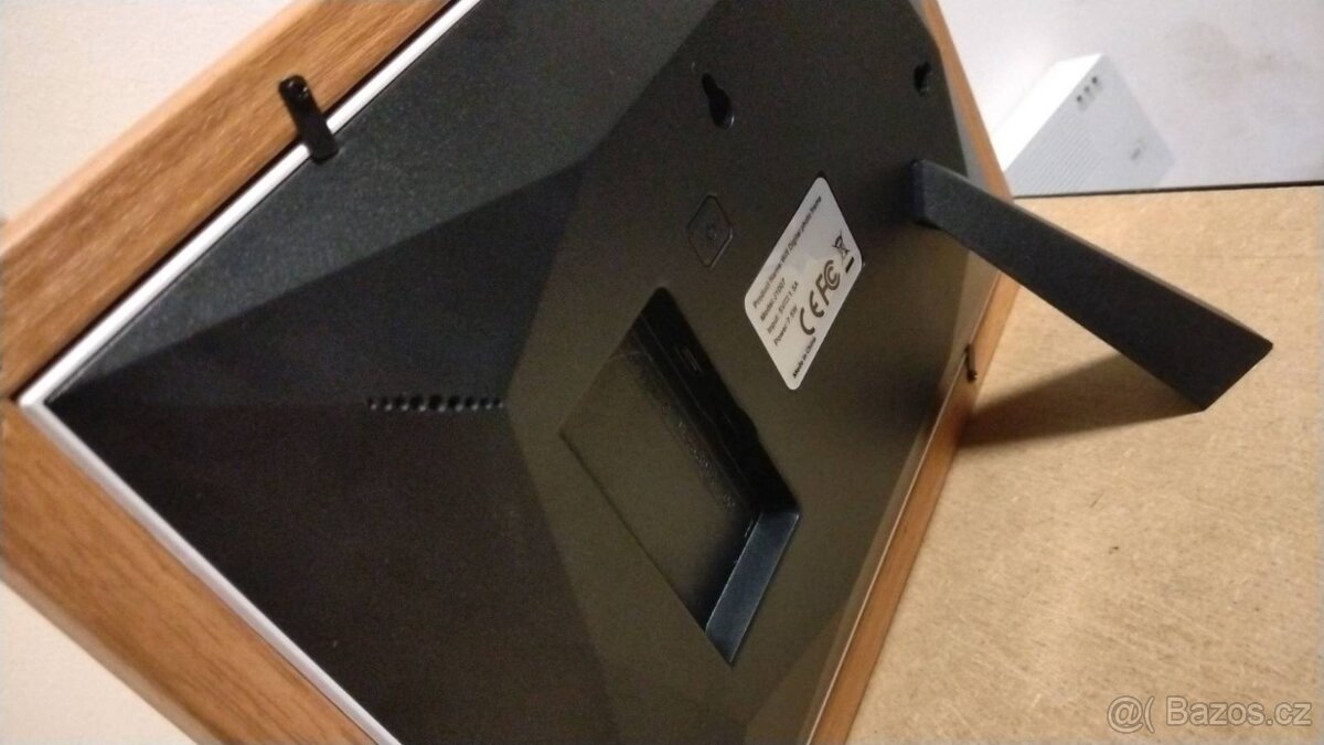 10.1" Digital Photo Frame, Wi-Fi, Touchscreen - 2