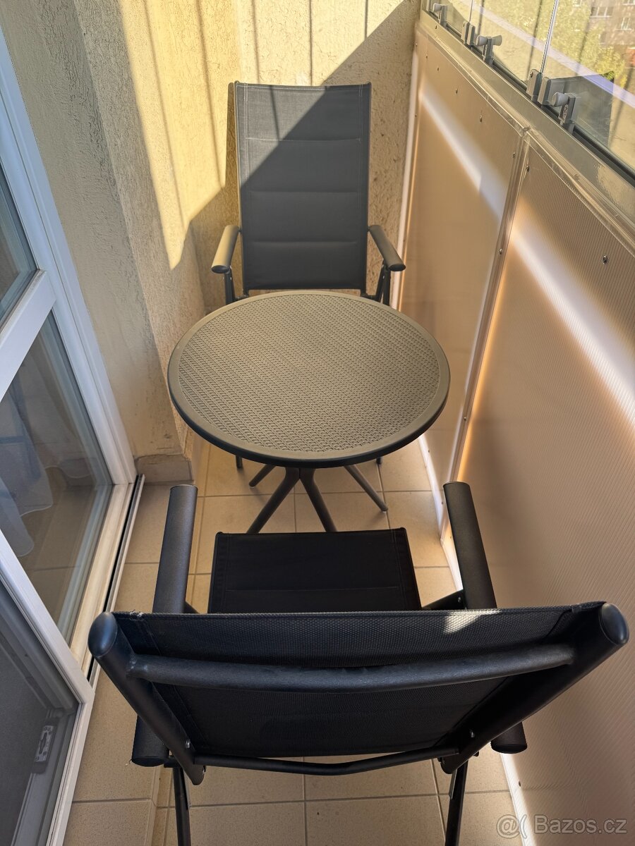 Balkonový set: dvě skládací židle + kulatý stůl - 2