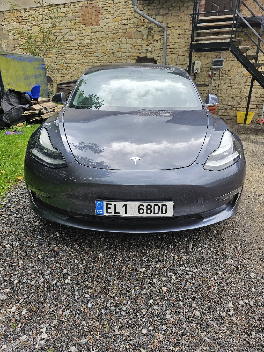 Tesla Model 3 - 2