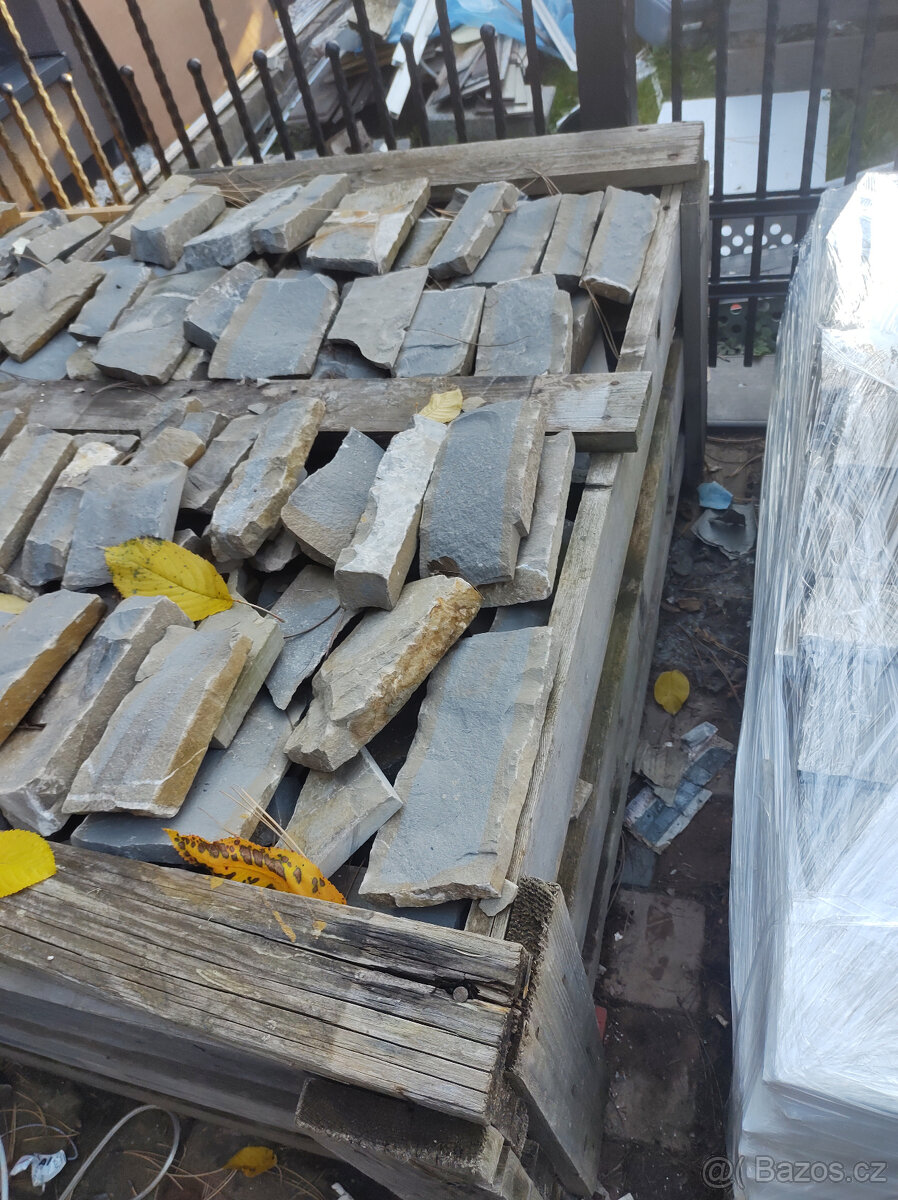 Obkladový kámen -šedý pískovec - nový - 2