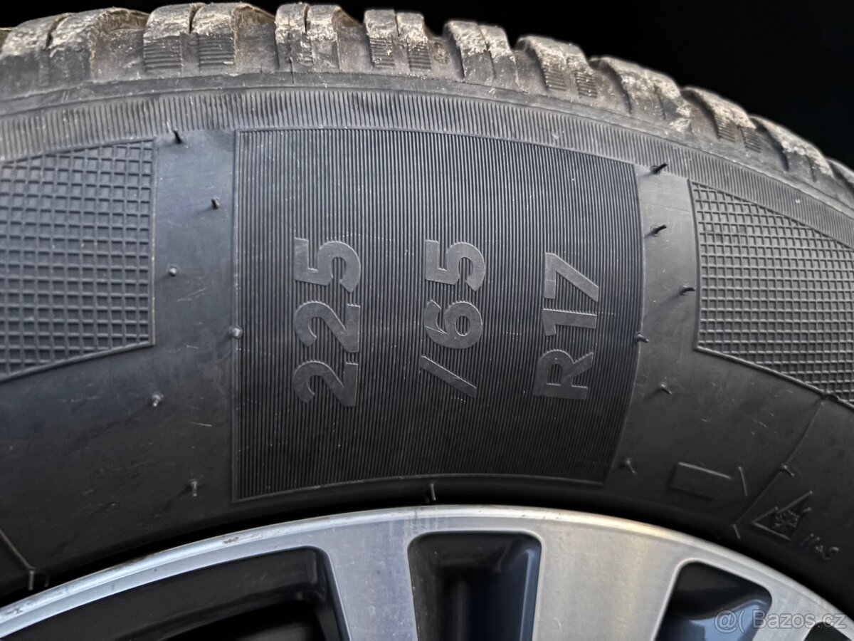 Toyota Rav4 4gen. Alu sada originál Toyota Kleber Quadraxer. - 2