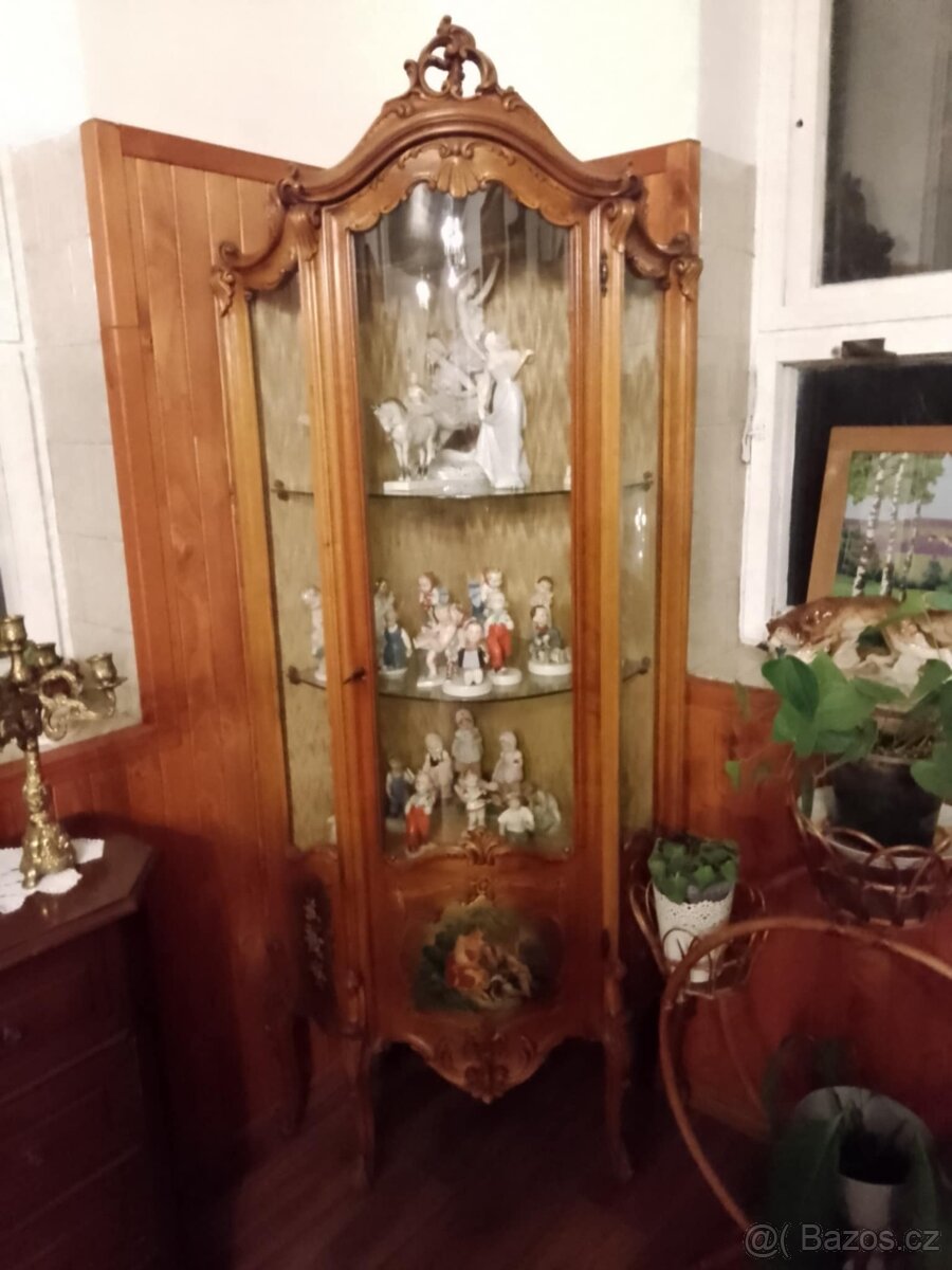 Vitrína -barokní - 2
