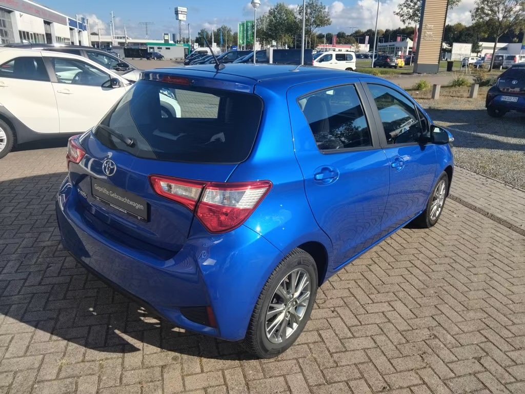 ► TOYOTA YARIS 1.5 82KW DUAL VVT-iE KAMERA-VÝHŘEV - 2