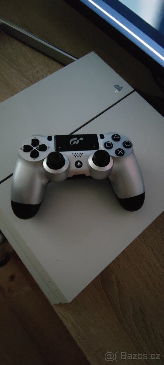 PlayStation 4 - 2