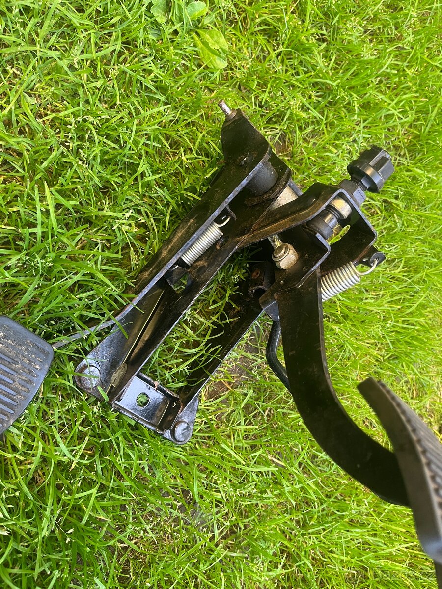 Pedálovka Škoda favorit 135 136 Forman díly - 2