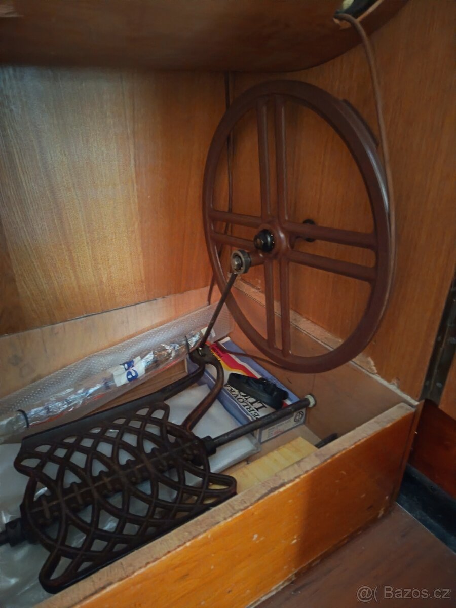 Singer šicí stroj - 2