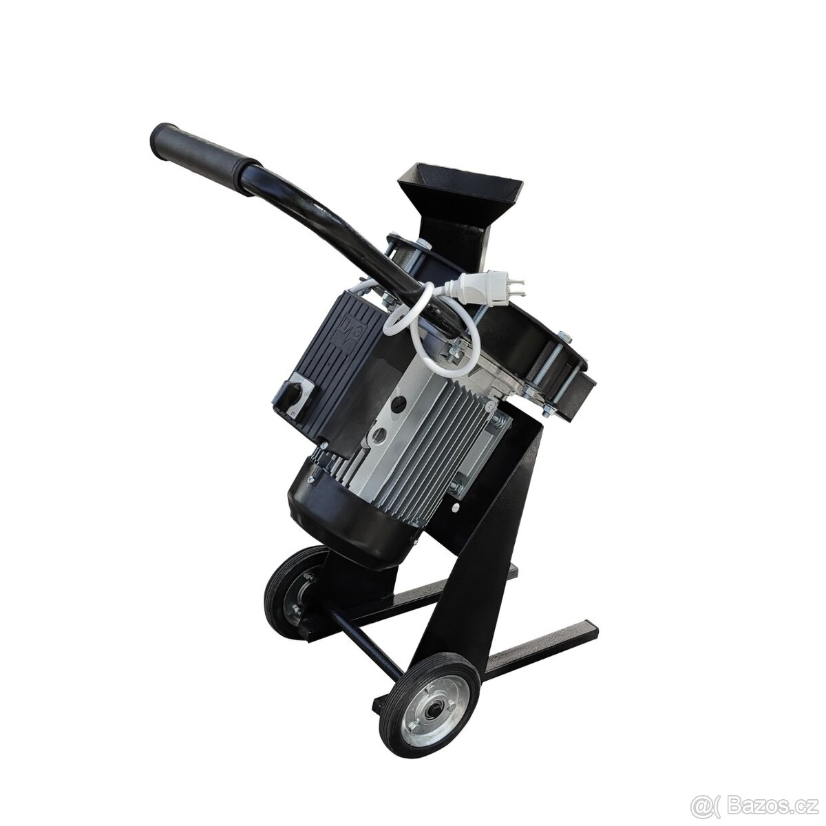 Profesionální drtič větví a stébel - 2