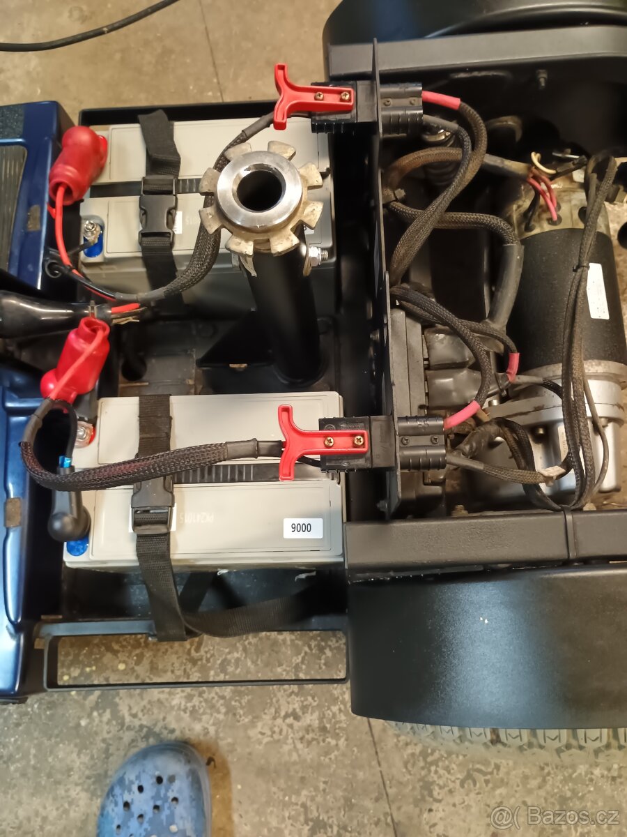 Skútr pro seniory a tělesně postiené - 2