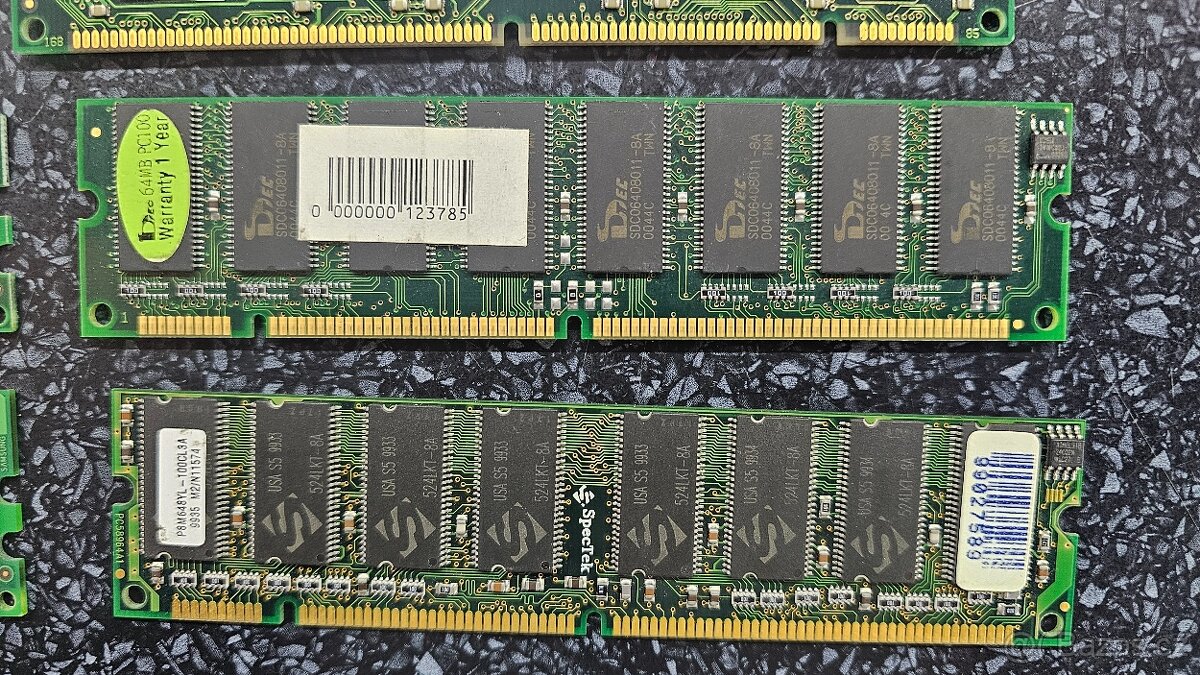 RAM moduly DDR, DDR2 - 2
