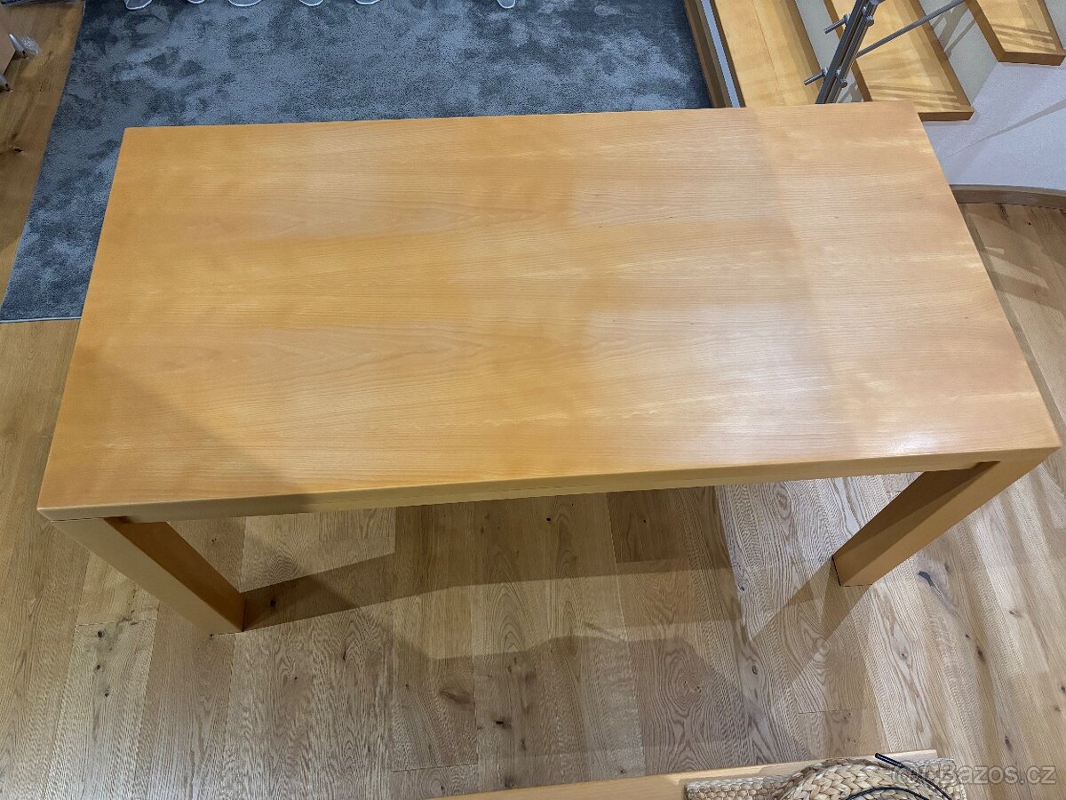 Jídelní stůl - bukový masiv - 2