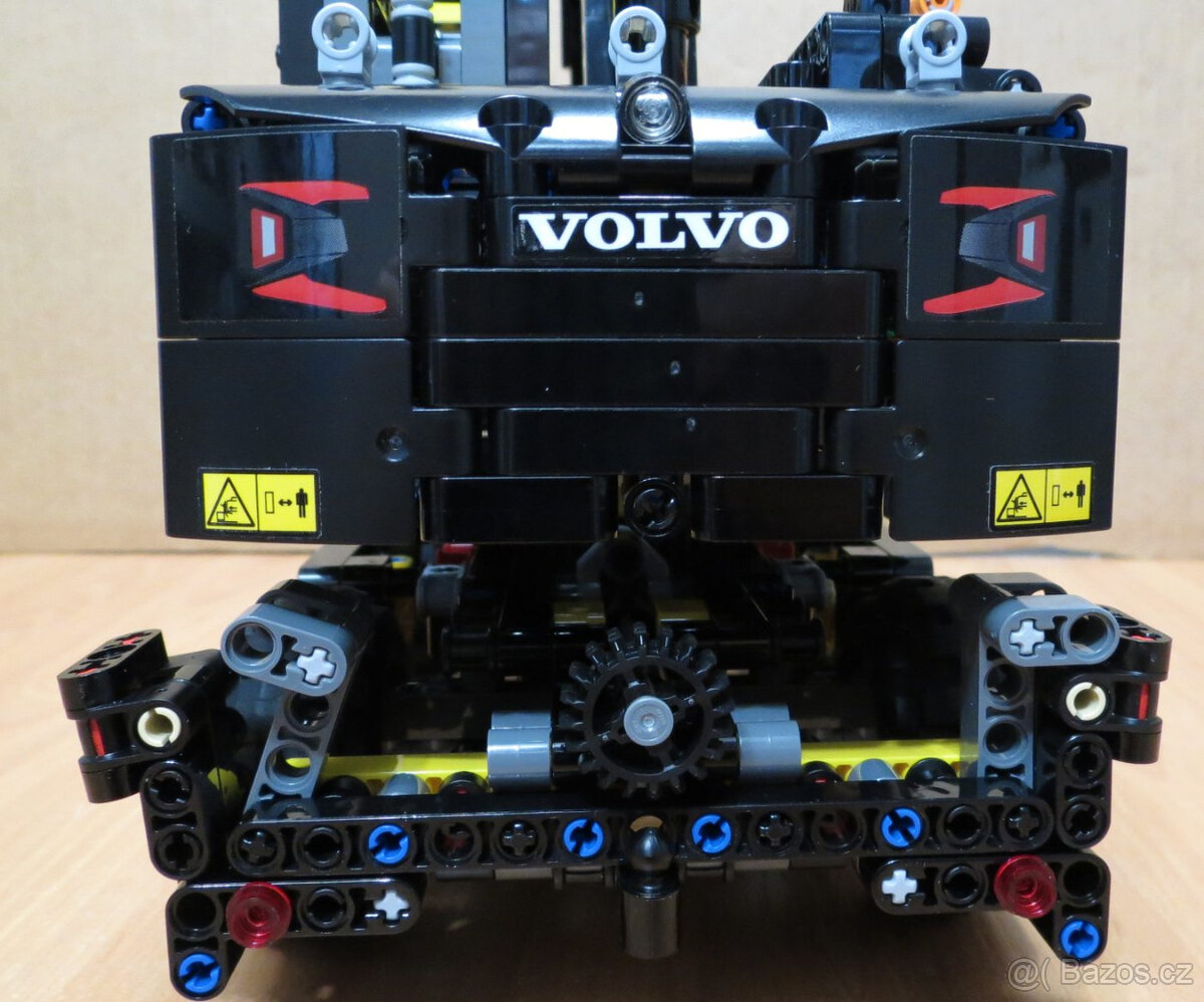 LEGO 42053 Volvo EW 160E - 2