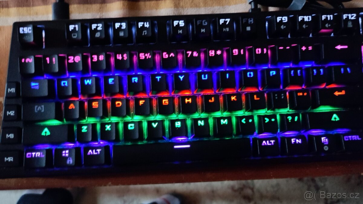 mechanická herní klávesnice DELUX KM12 - 2