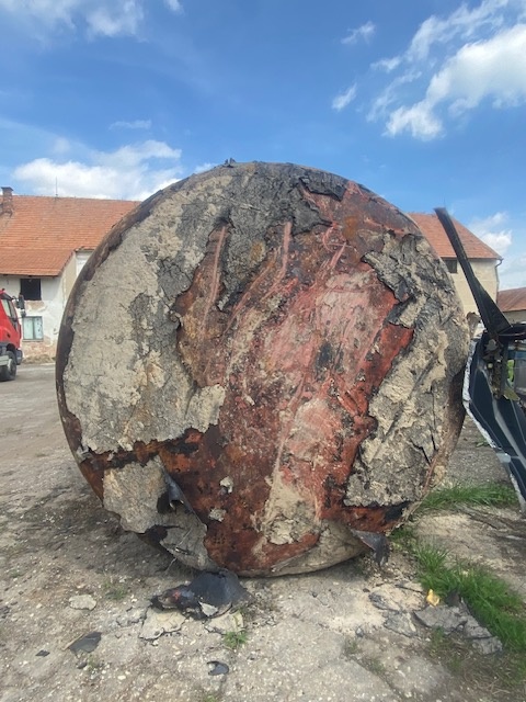 Nádrž od nafty - 2