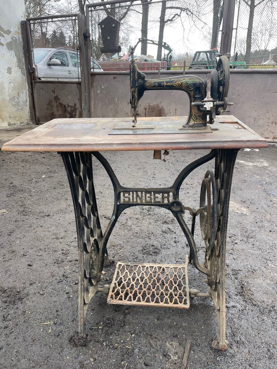 Šicí stroj - 2