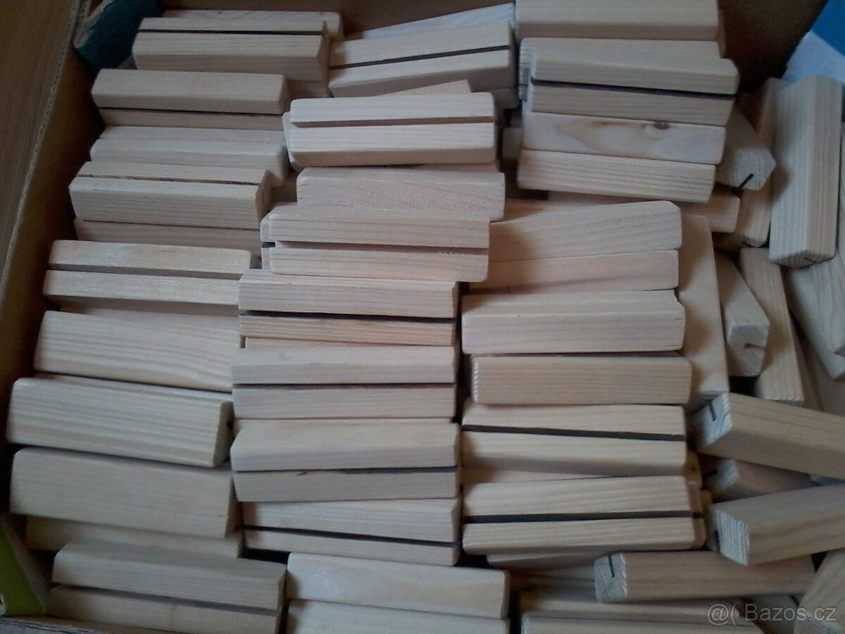 DŘEVĚNÉ STOJÁNKY - 2