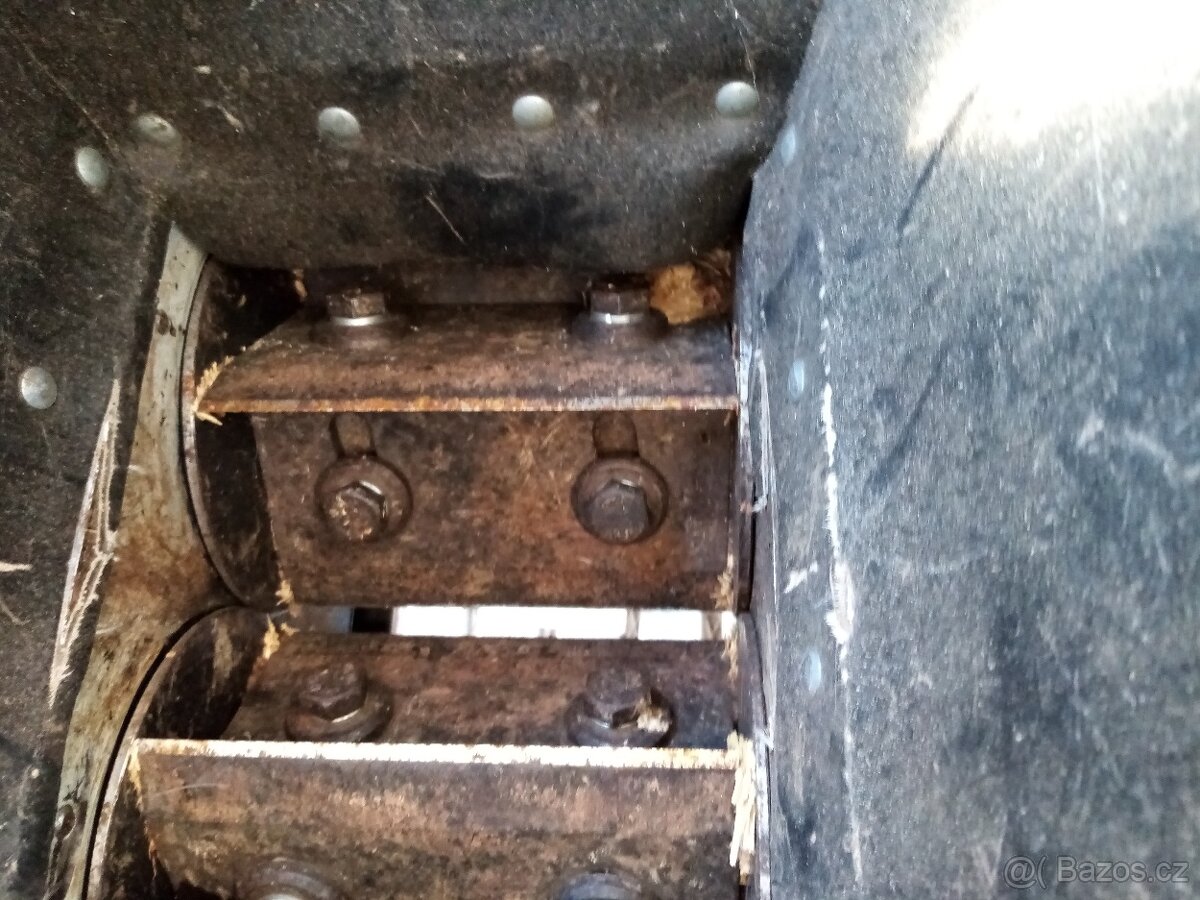 Prodám štěpkovač, špalikovač - 2