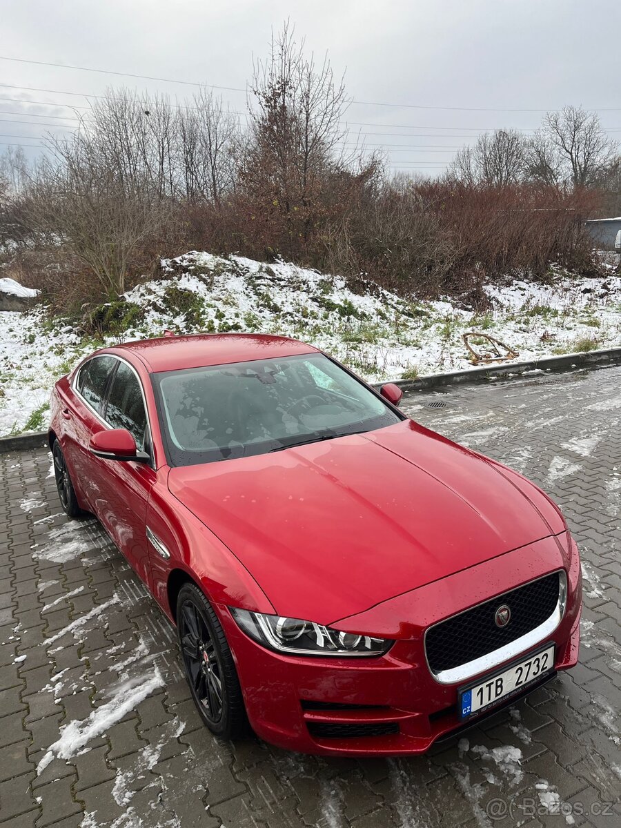 Jaguar XE - 2