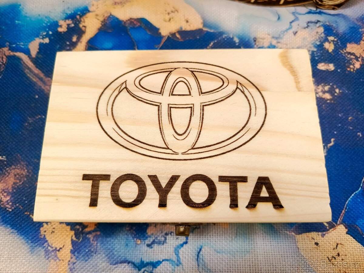Dřevěná krabička Toyota - 2
