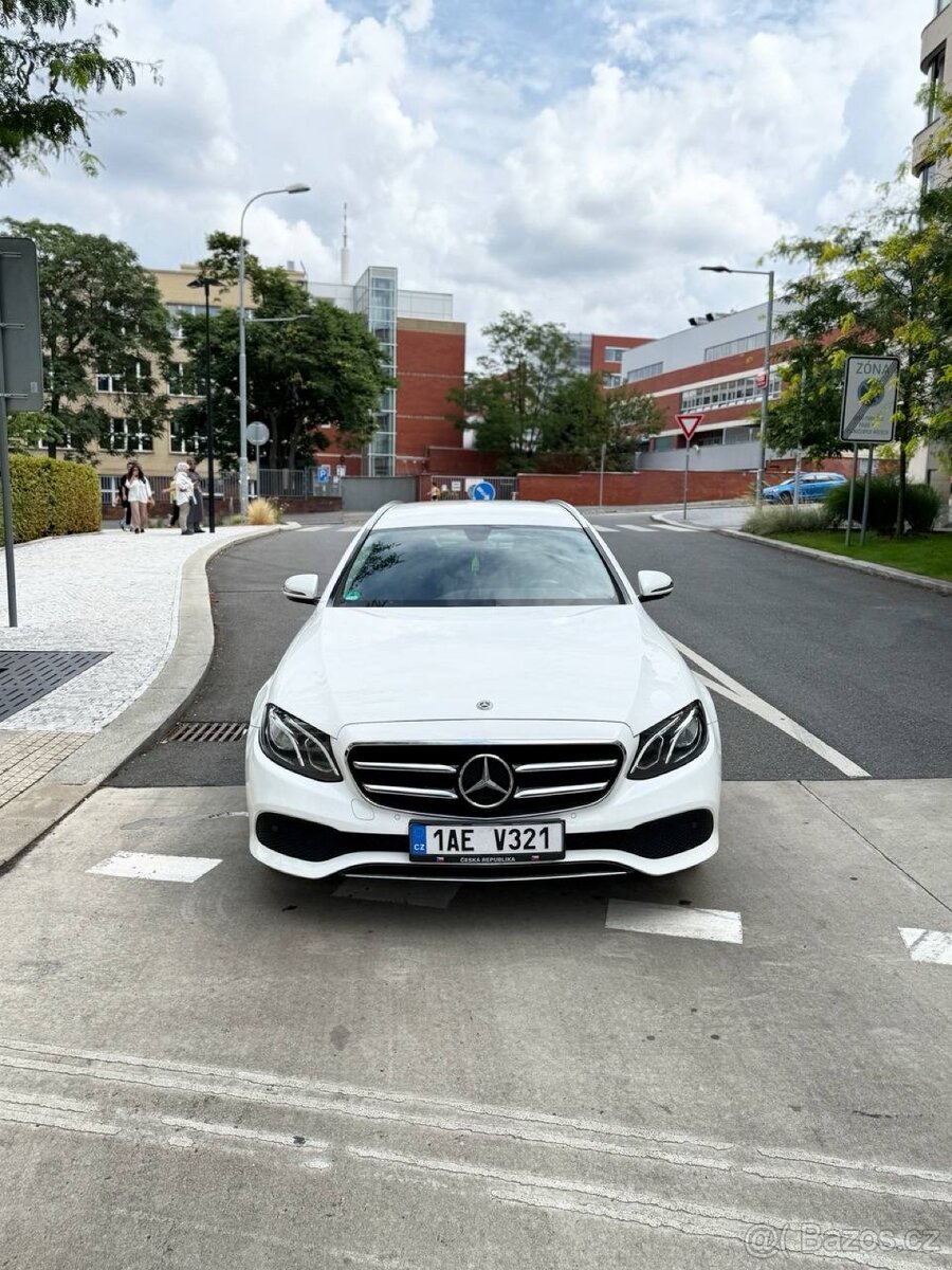 Mercedes Benz E200d 2019 - 2