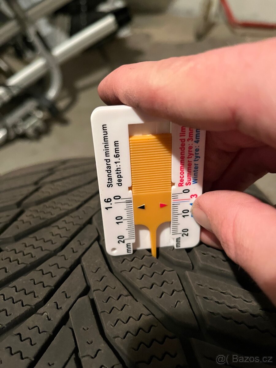 Prodám zimni nexeny 235/45R18 - 2