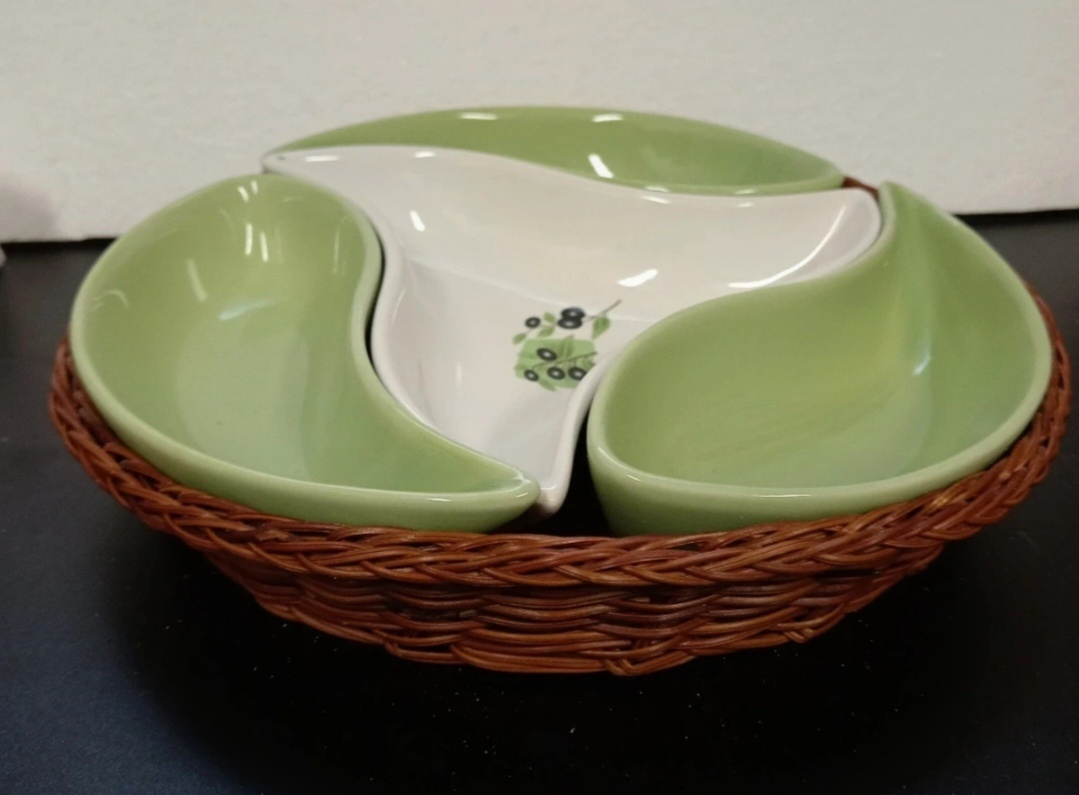 Porcelánové mísy v košíku - 2