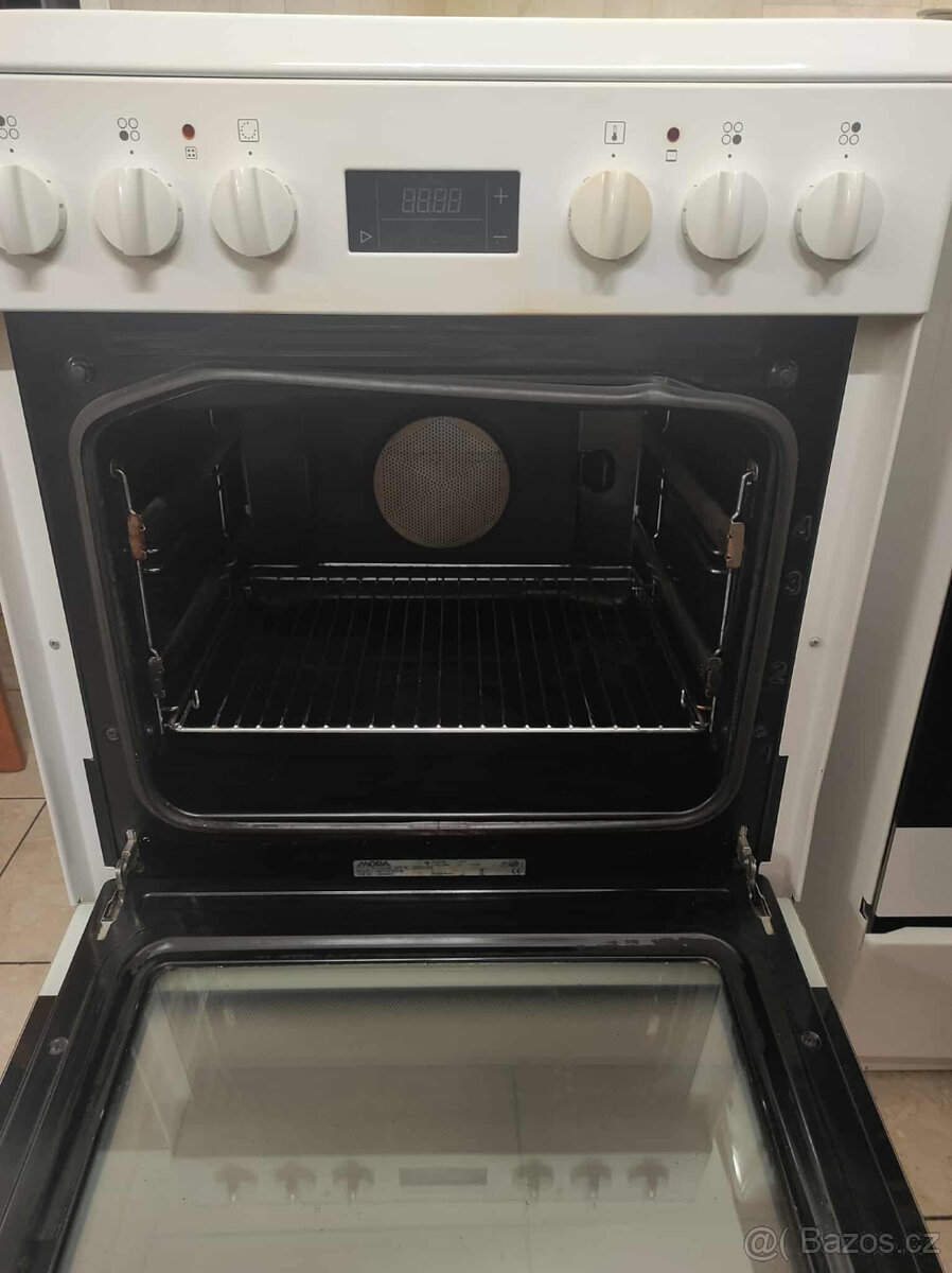 Kombinovaný sporák značky Mora - 2