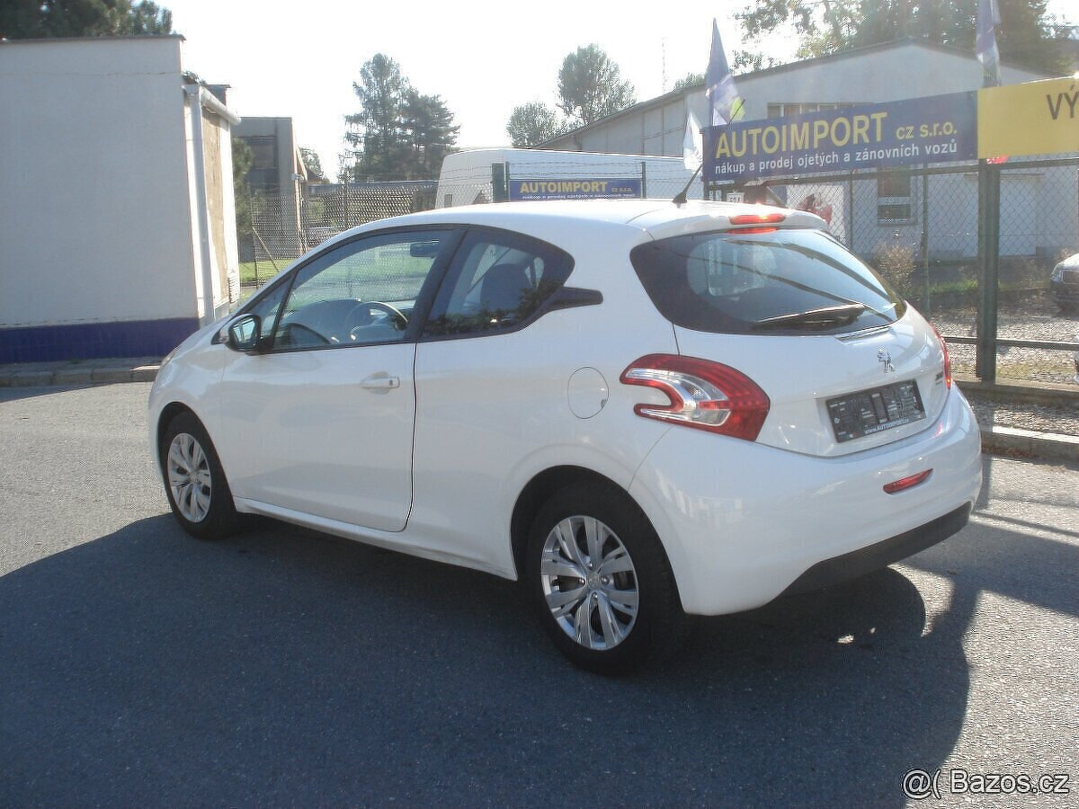 Peugeot 208 1.2 i Pure tech - 2