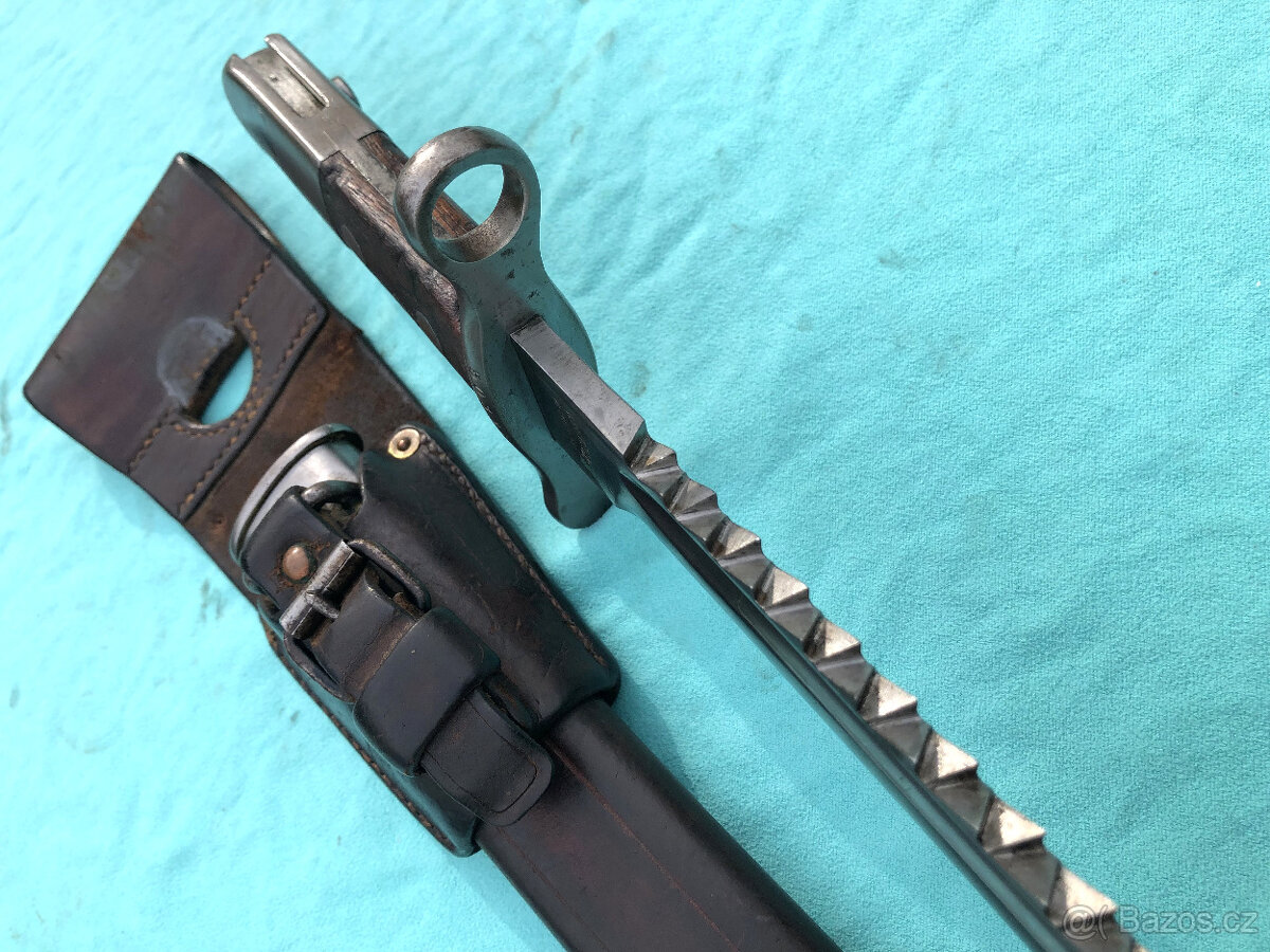 Švýcarský bodák M1914 s pilou - 2